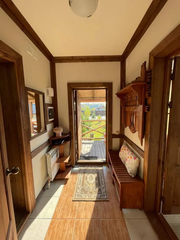 Коттедж с двумя спальнями с беседкой и мангалом