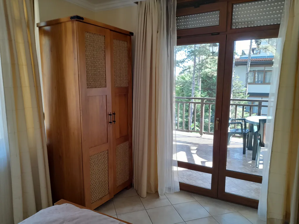 Трехкомнатный люкс в соснах у моря в Санта Марина