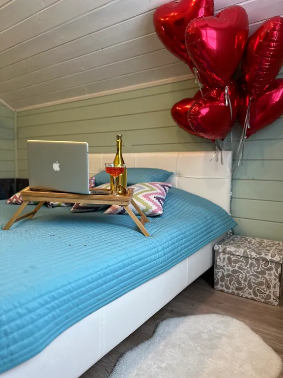 Большой дом с баней на участке