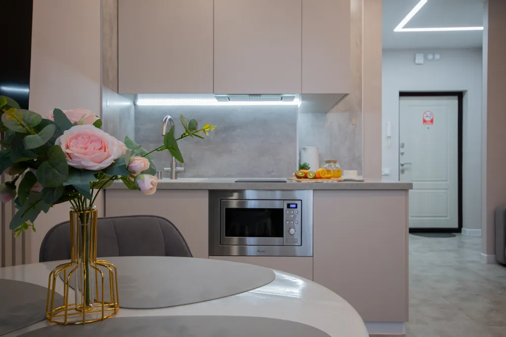 Студия в сердце города с видом на жд вокзал