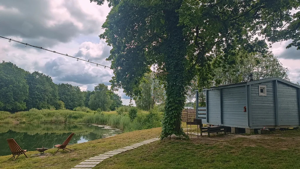 Дом на берегу озера