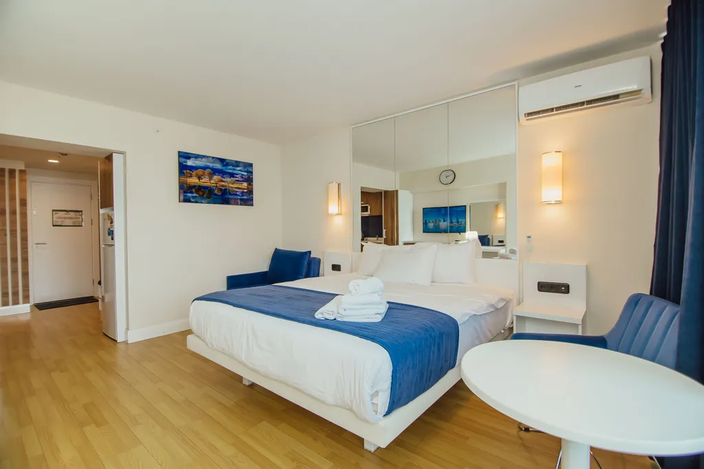 Апартаменты с видом на море, на первой линии