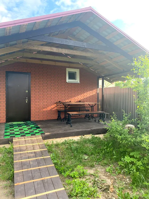 Дом со всеми удобствами, на большом участке