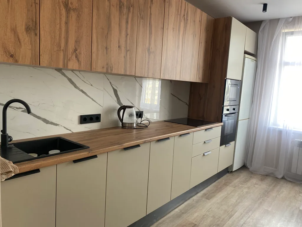 Шикарная трешка рядом с кремлем