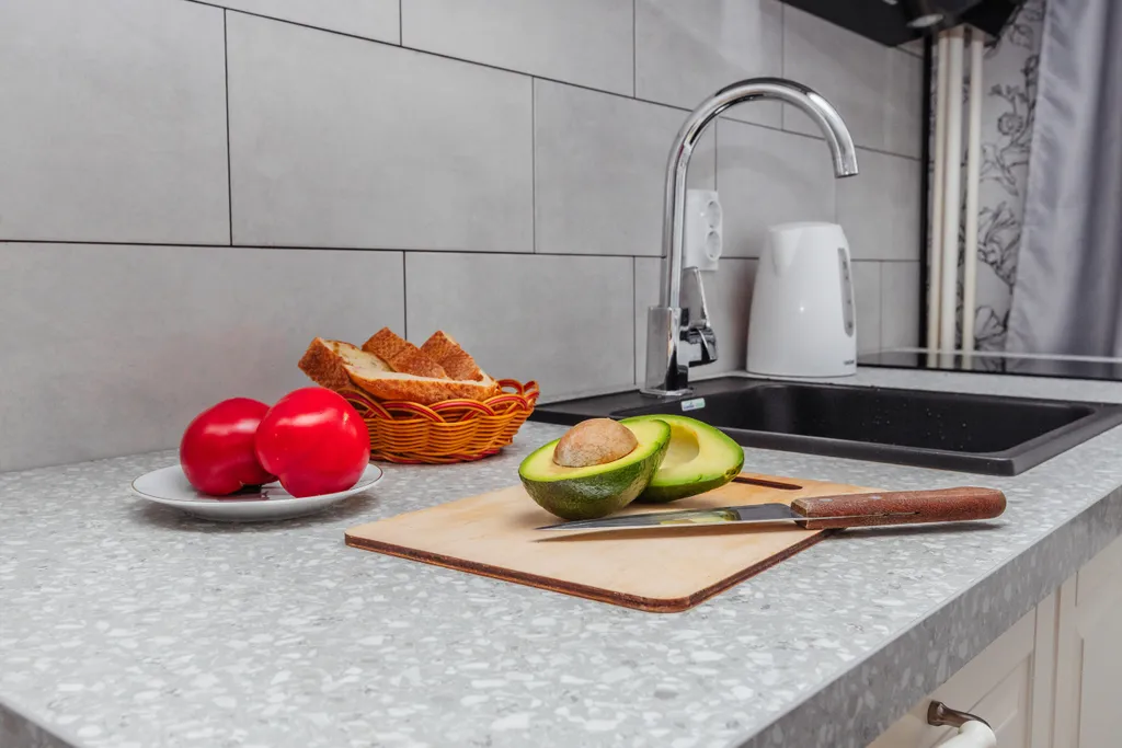 Солнечная студия со своим двориком и летним бассейном