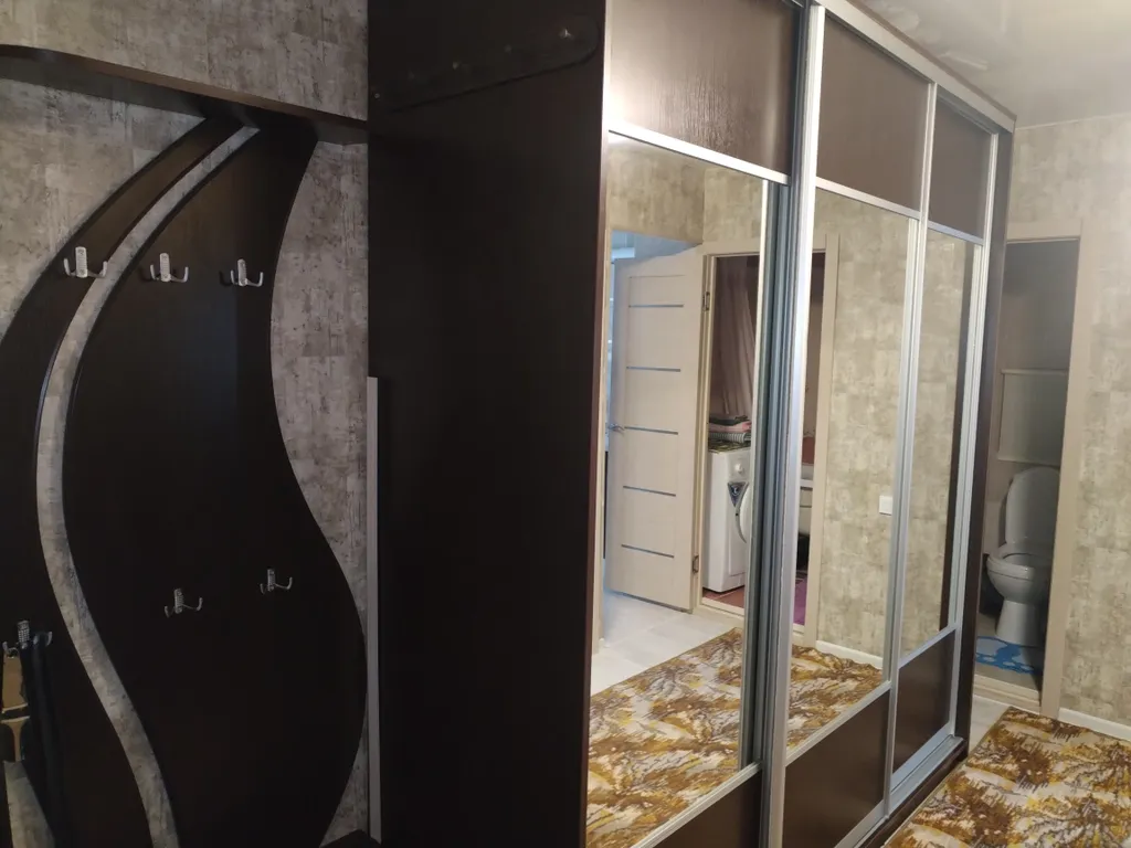 ТЦ Трио, Мега, Ледовый дворец