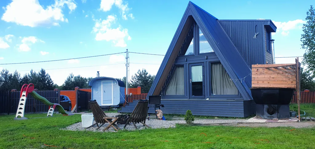 Уютный домик в стиле А-фрейм