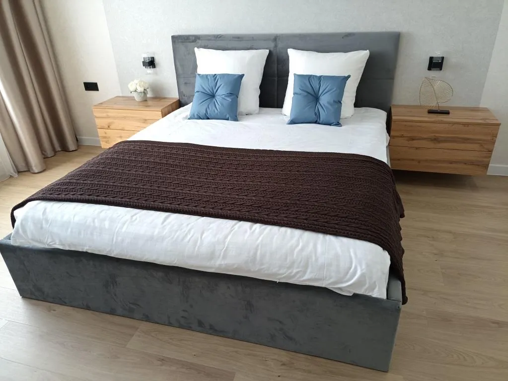 Стильная евродвушка  на 4-х сети апартаментов "Все в гости"