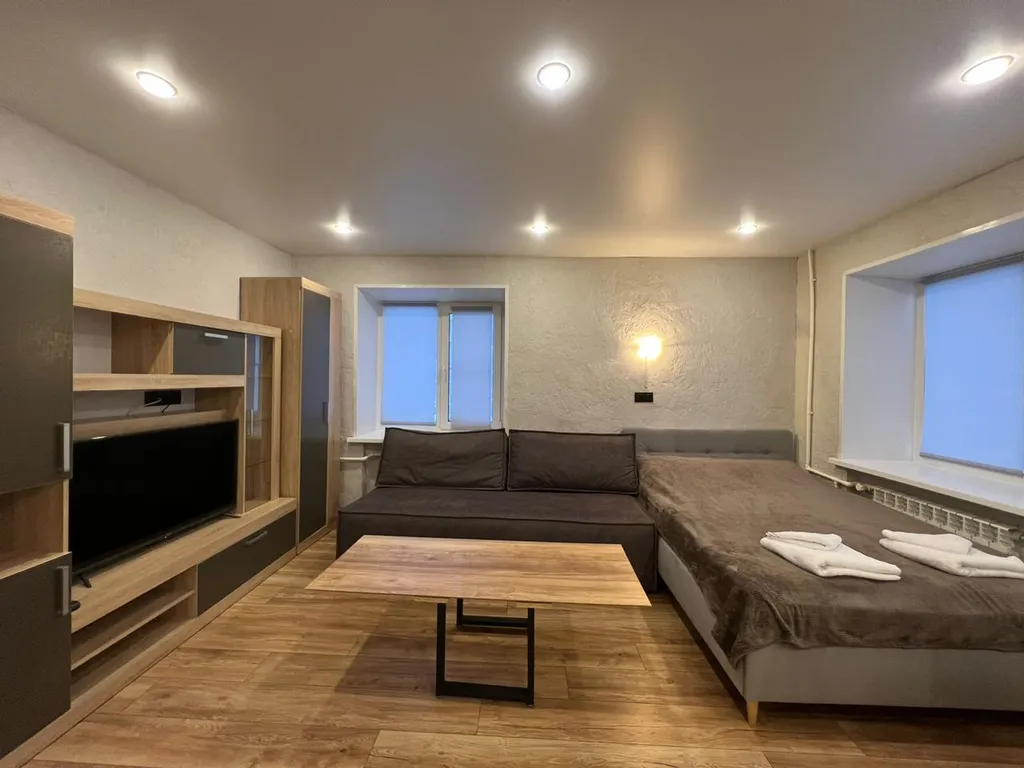 Просторная квартира-студия с евроремонтом — аренда посуточно в Кировск