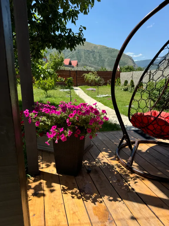 Домик с террасой и своей территорией