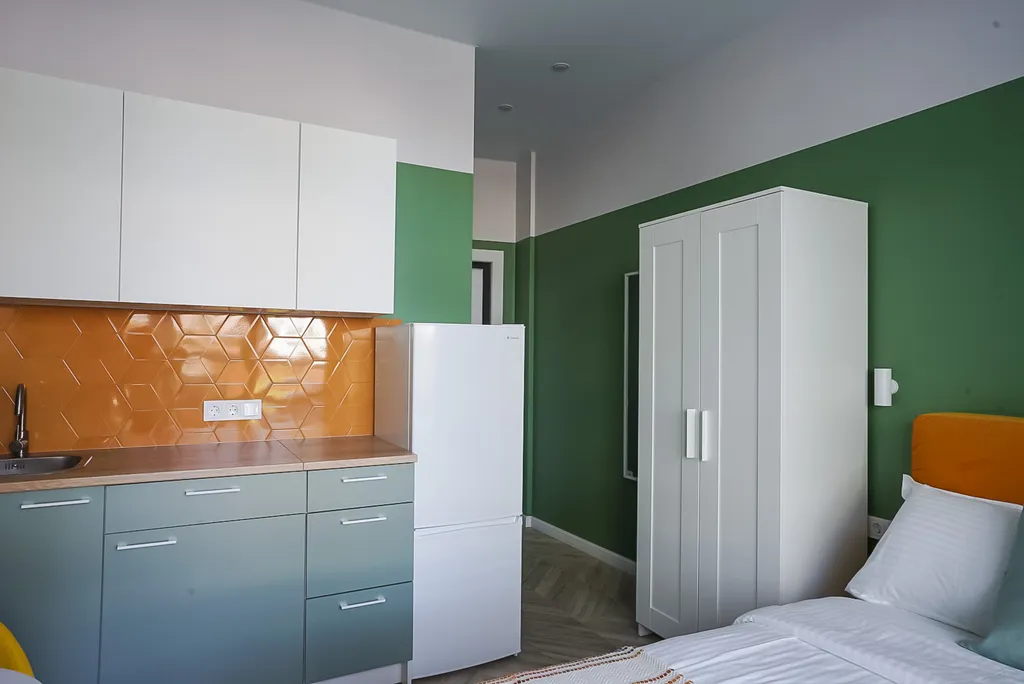 Квартира Квартира Яркая студия с террасой Изумруд у парка в центре города — Калининград