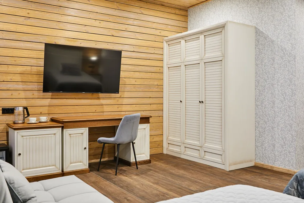 Улучшенный трехместный номер с раздельными кроватями и видом на озеро