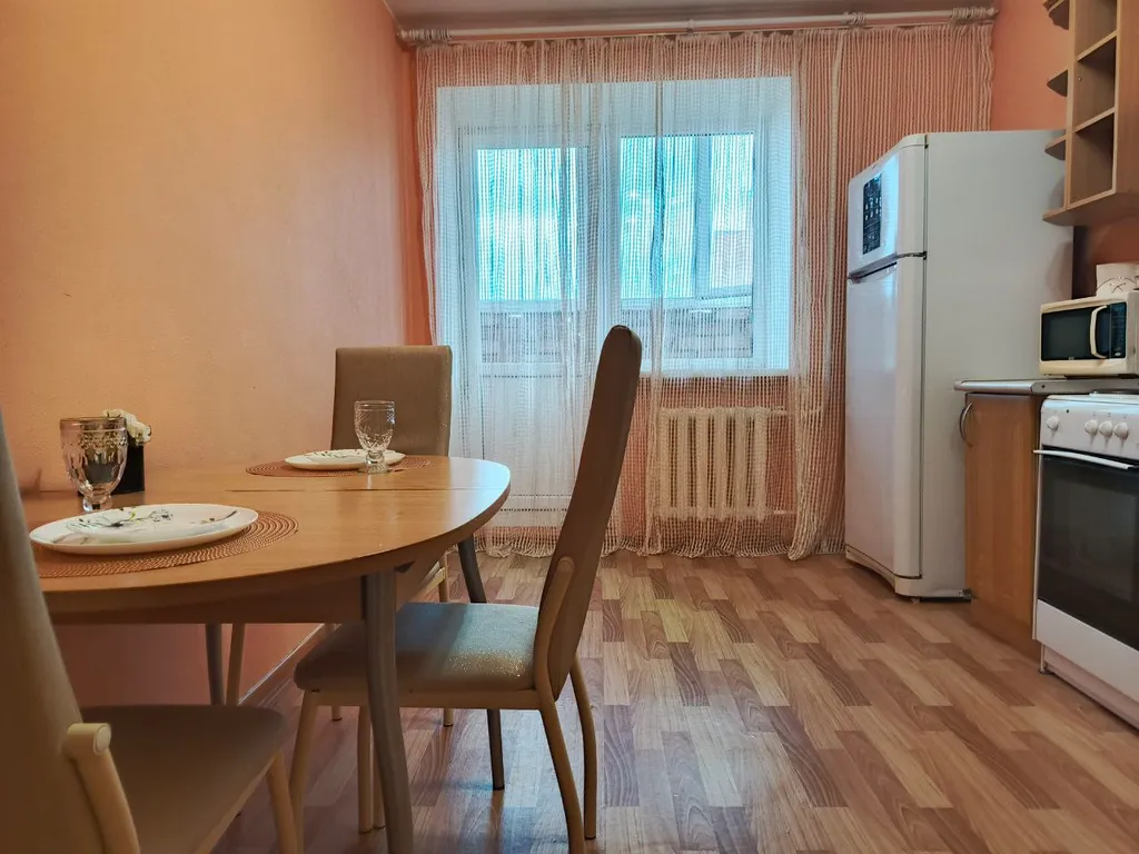 Квартира Просторная квартира на Широтной в районе ТЦ Матрешка — Тюмень