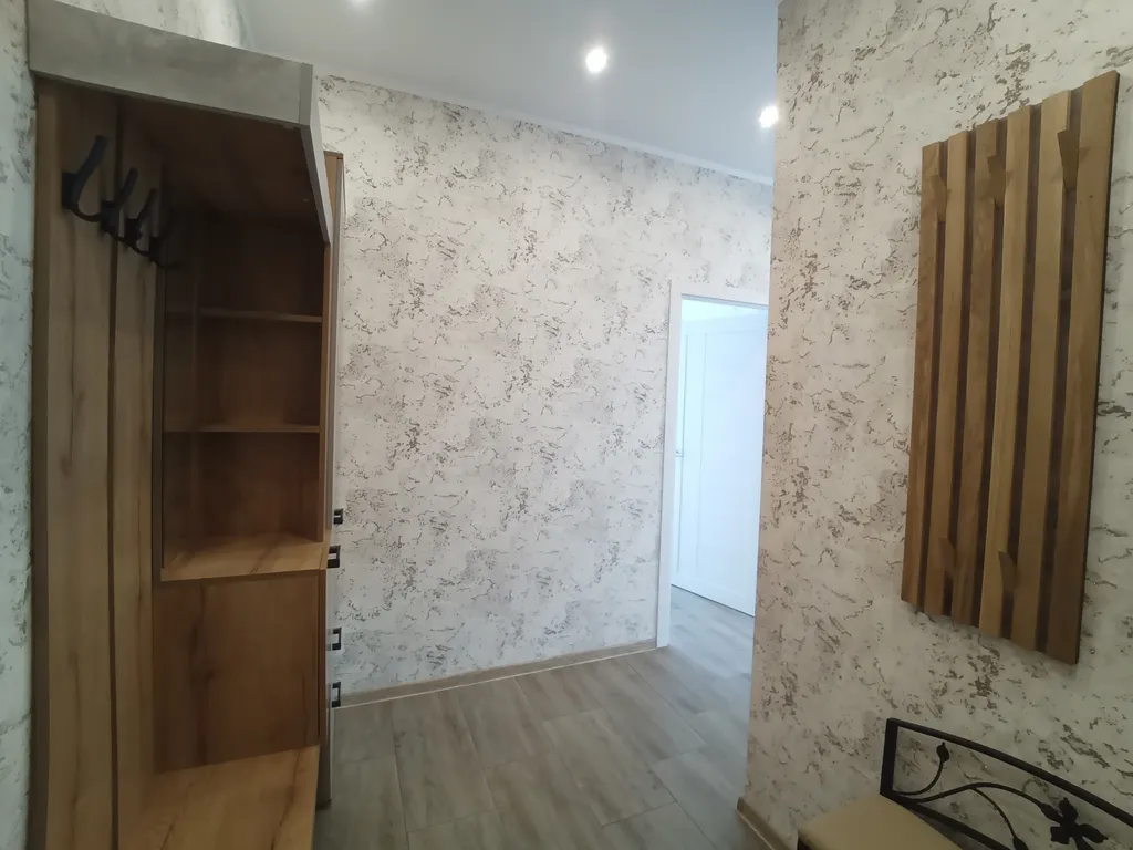 Свежая двушка в шаге от метро