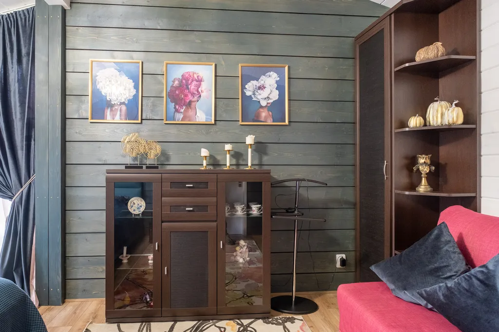 Цветочный домик с камином