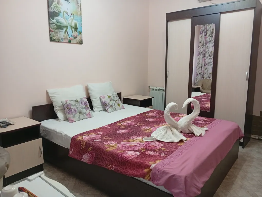 Комната с удобствами с 1 двуспальной или 2 односпальными кроватями