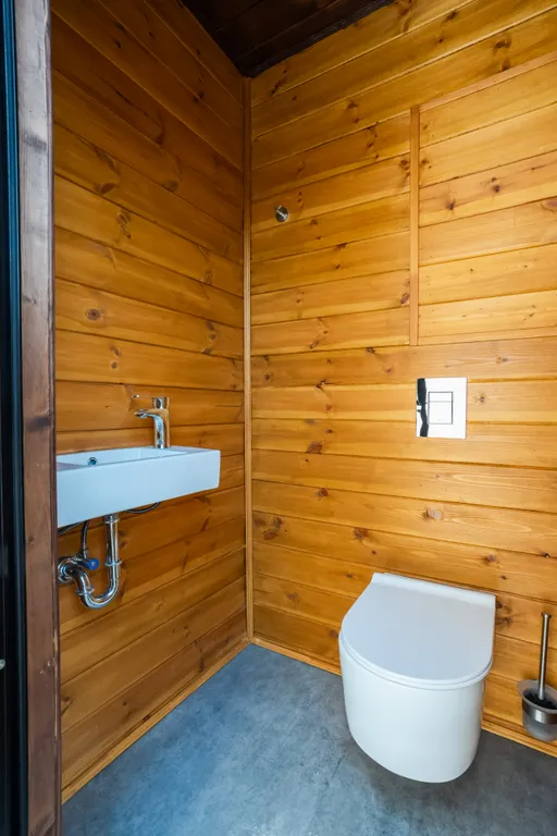 Большой коттедж