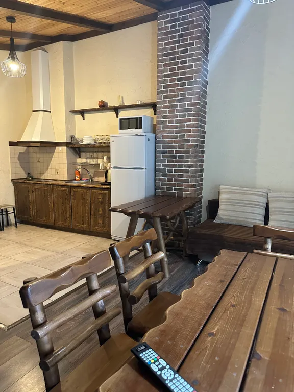 Уютная квартира на мансардном этаже с видом на горнолыжный склон, лес