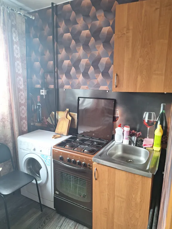 Квартира Трёхкомнатная квартира в удобном месте, рядом вокзал и автостанция — Тихвин