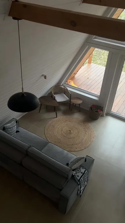 Коттедж Большой треугольный дом 90м2 с завтраком — Куровское