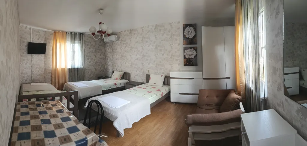 Квартира Квартира Улучшенный трехместный номер эконом — Геленджик