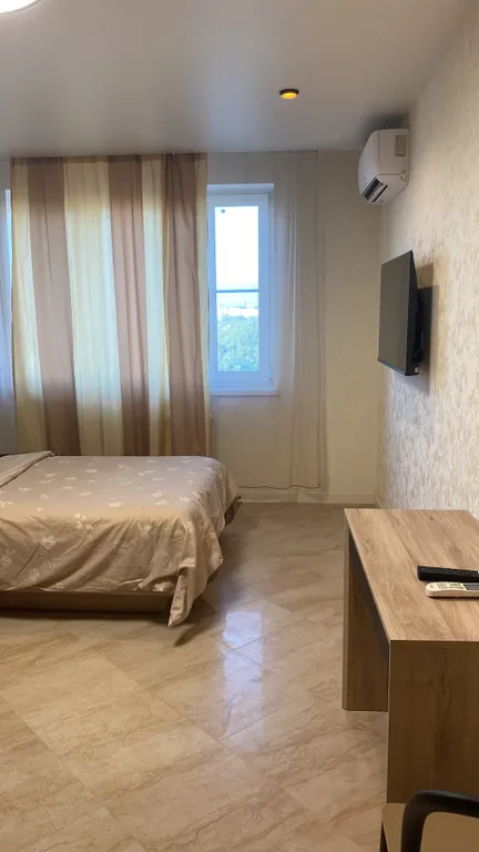 Двухкомнатные апартаменты в новостройке с витражным балконом