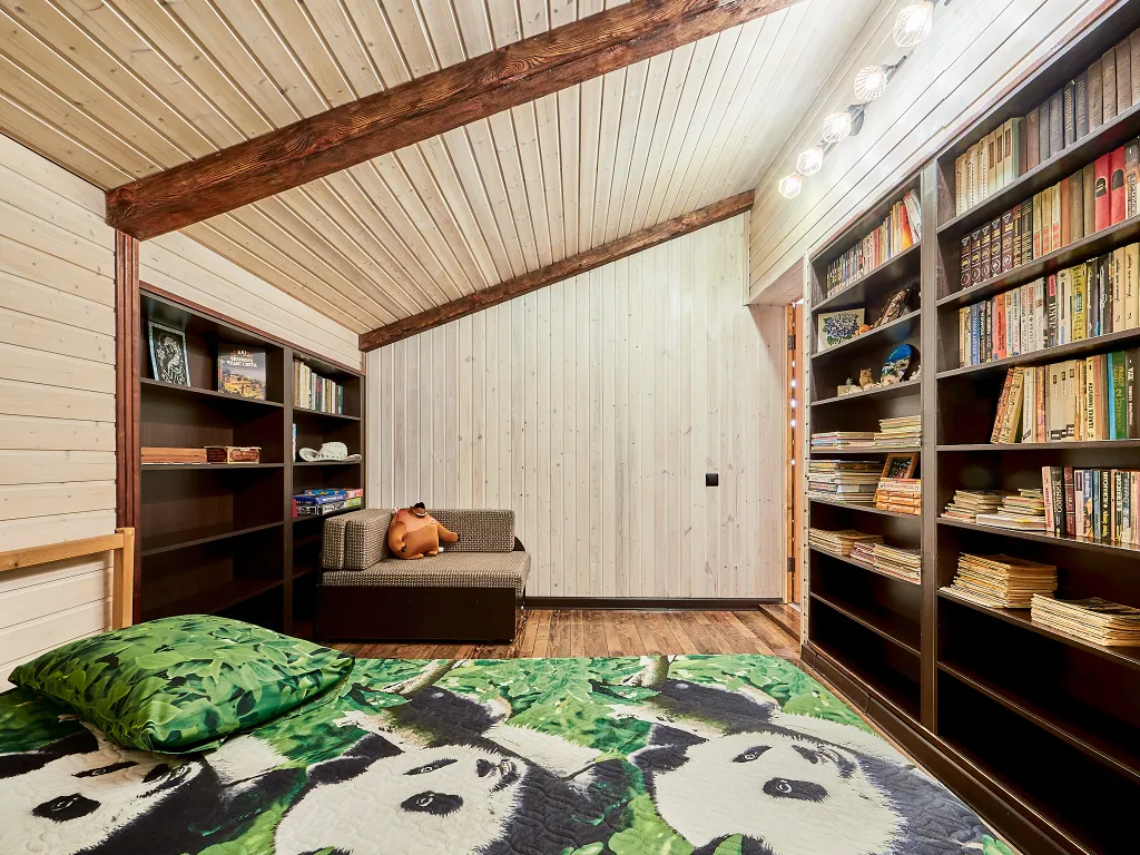 Домик с сауной и беседкой