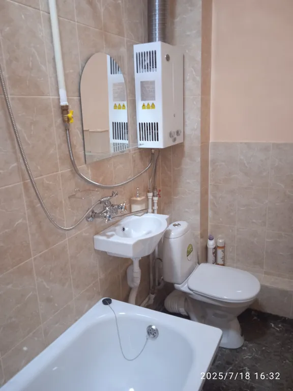 Не дорогая квартира центр всё рядом 300 метров от жд вокзала