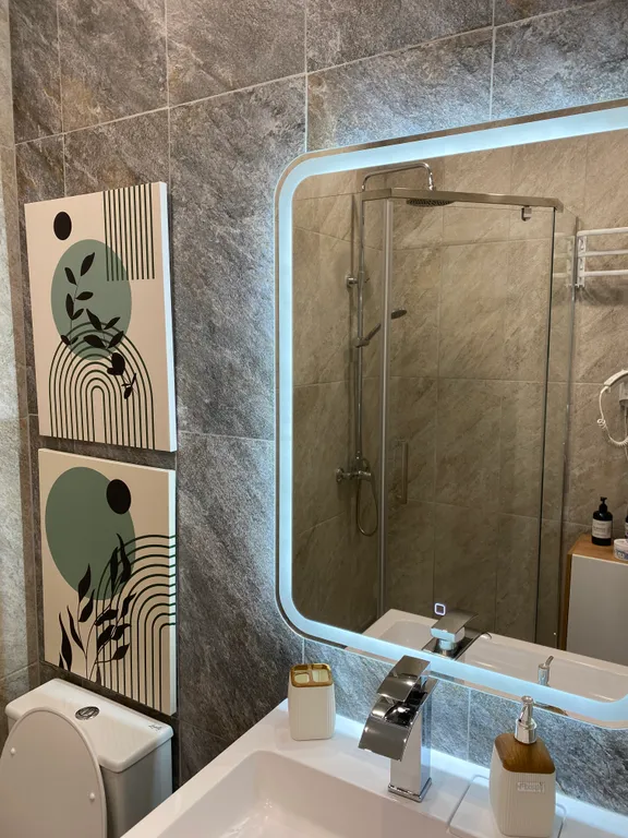 Просторная квартира студия для проведения романтических вечеринок