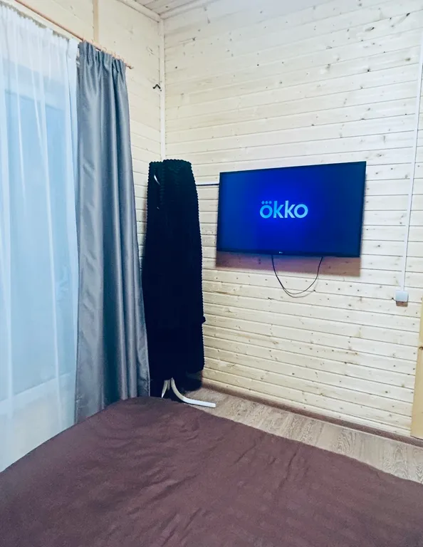 Дом с верандой с баней на участке 10 соток