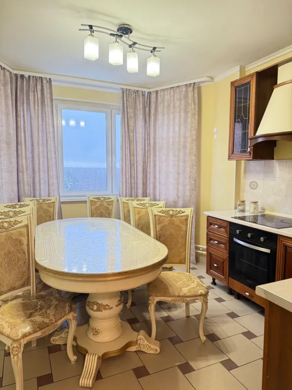 Квартира с двумя балконами с видом на лес | Уютно, как дома