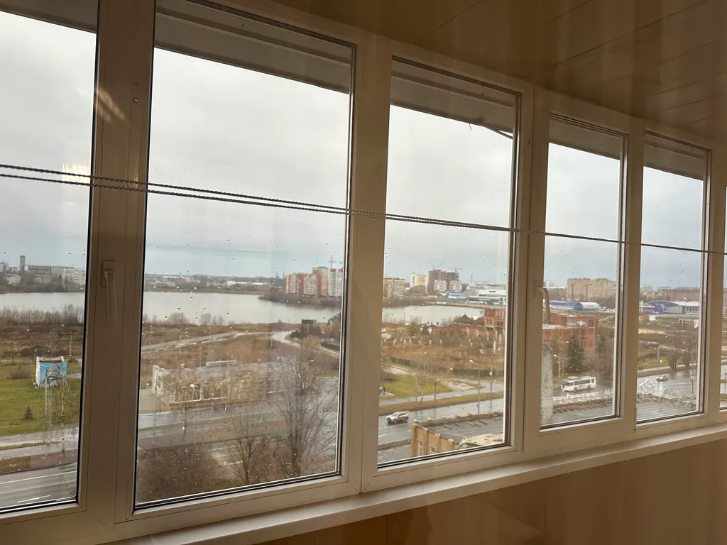 Двухкомнатная квартира с видом на реку на набережной