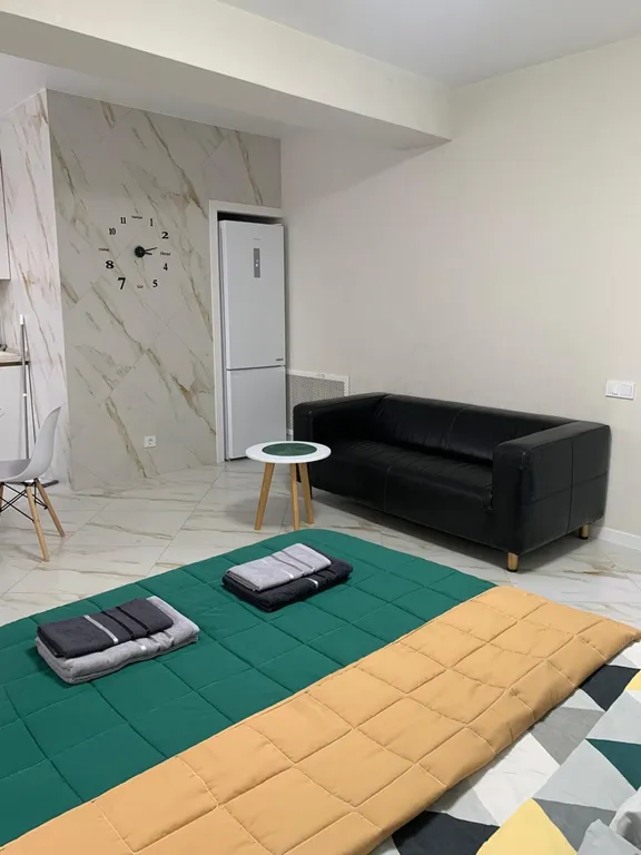 Уютная студия, в центре ленинского района, рядом набережная, сквер Зои