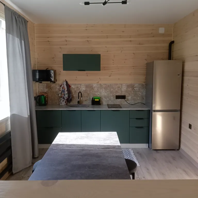 Уютный дом в саду