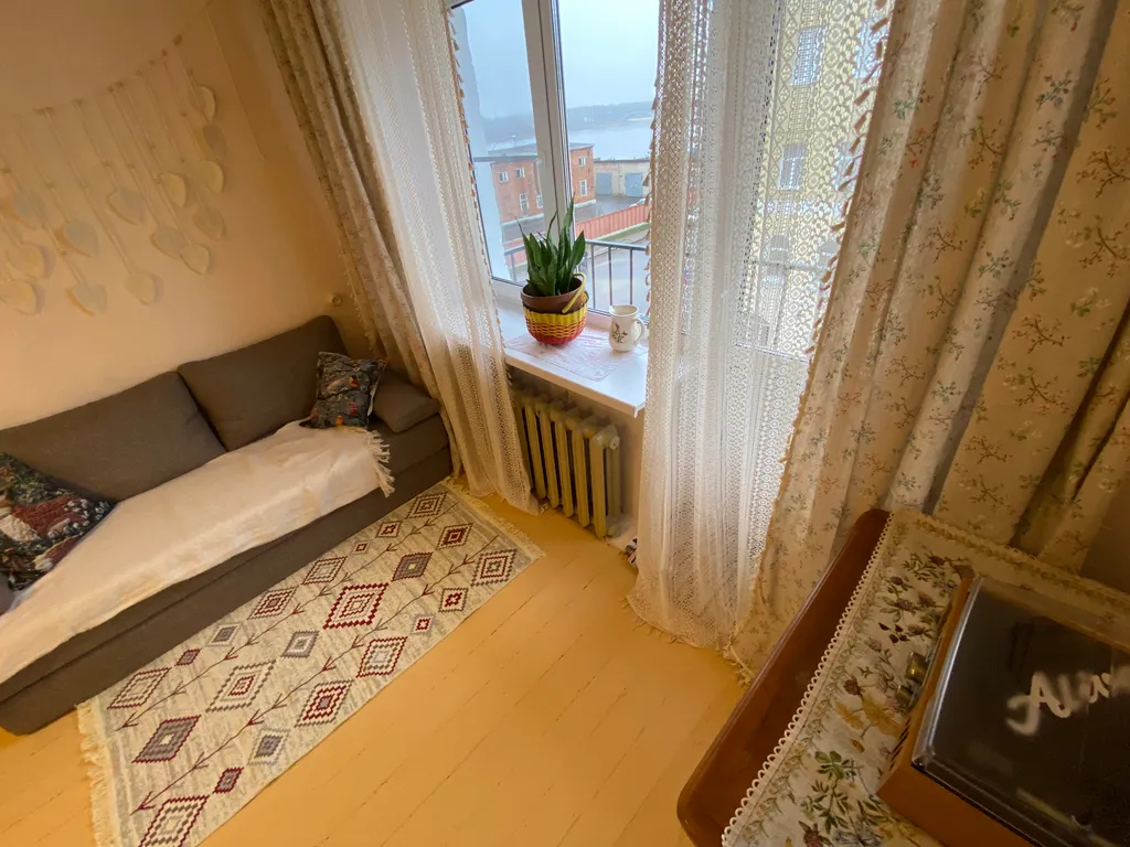 Двухкомнатная квартира Восьмидесятые в самом центре с видом на Волгу