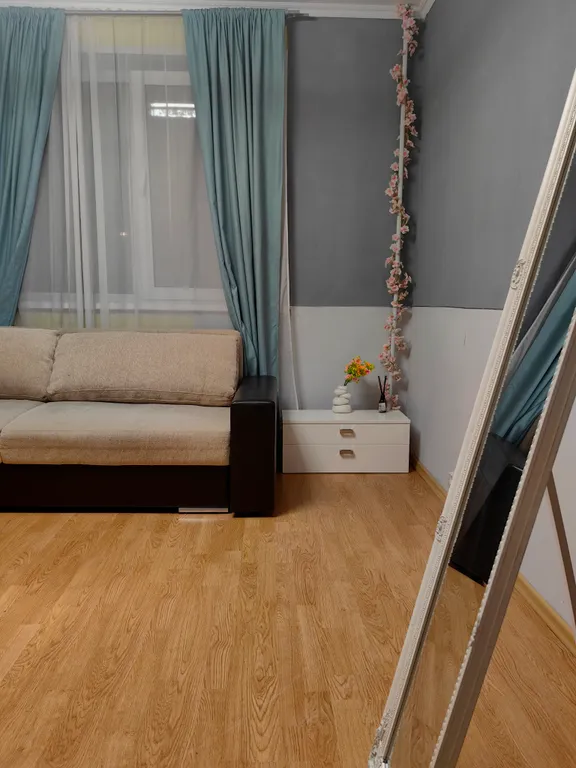 Отдельная комната с фитнес зоной. рядом с метро.