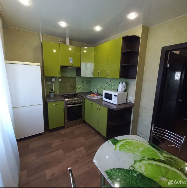 Сдается квартира в центре левобережья с двумя диванами.