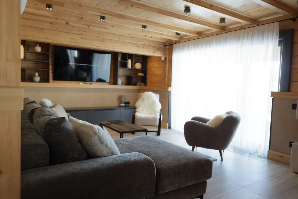 Коттедж Комфортный современный дом в горах Алтая ждет вас. — Озёрное