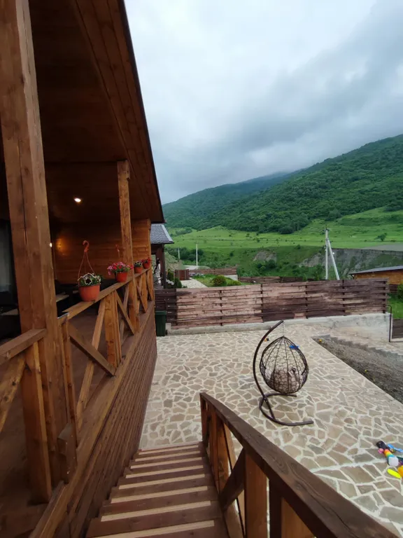 Уютный новый дом с прекрасным видом на горы