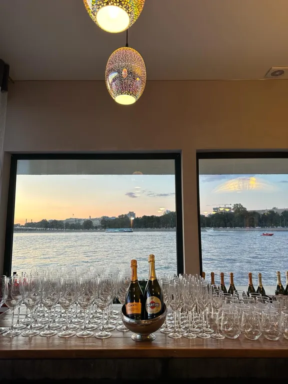 Дом на воде на Петроградской