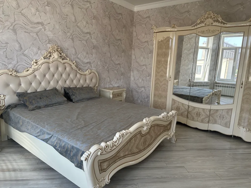 Большой красивый дом у моря