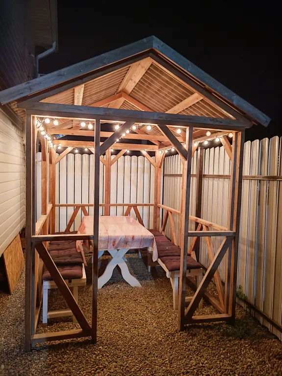 Дом с большим бассейном с видом на море