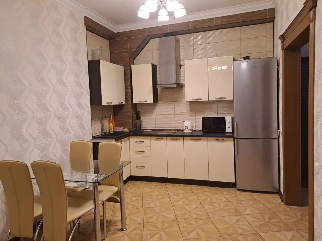 Уютная, теплая квартира для приятного отдыха в тихом районе города — аренда посуточно в Мариуполь