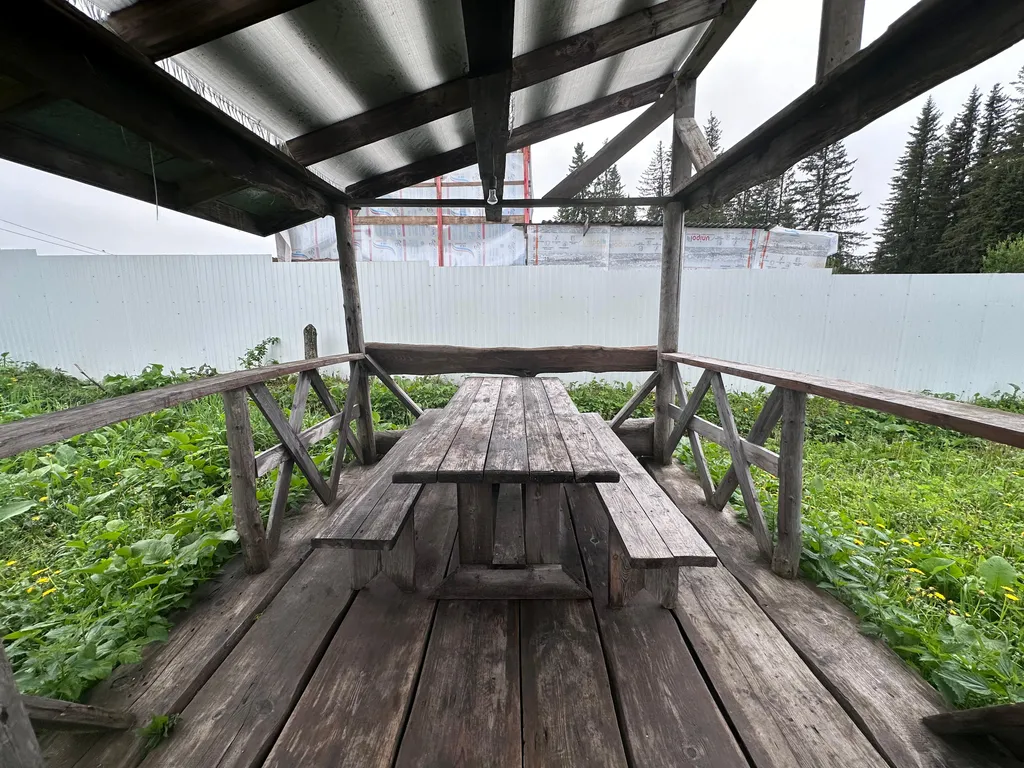 Уютный дом у озера