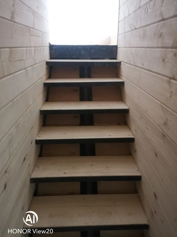 Уютный 3-х этажный коттедж в центре Домбая