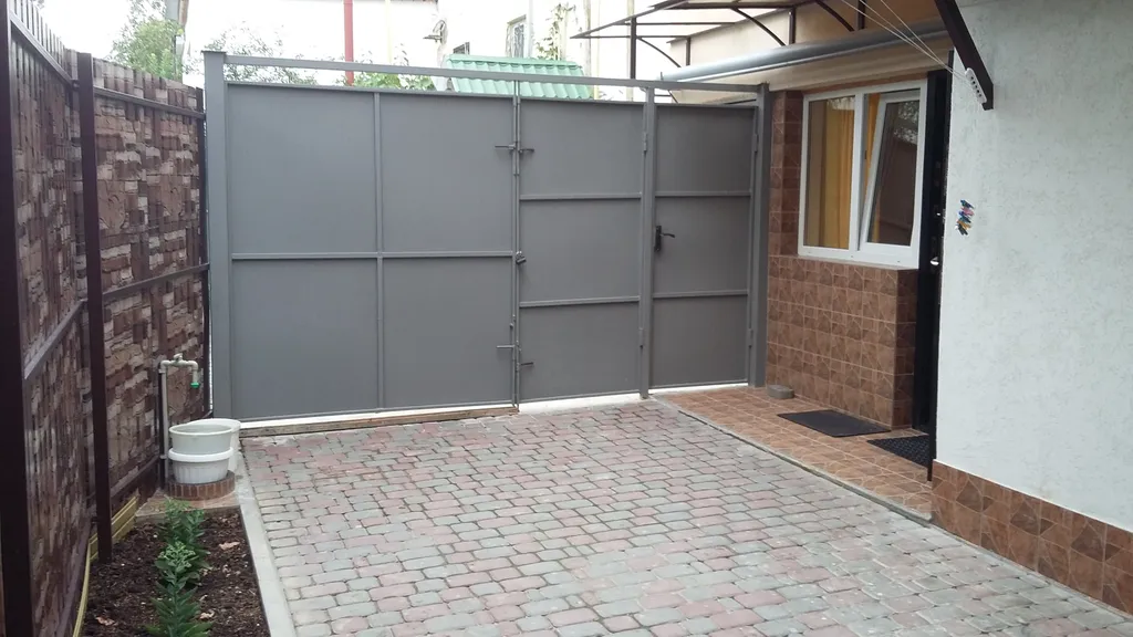 Однокомнатная квартира, с двором, парковка