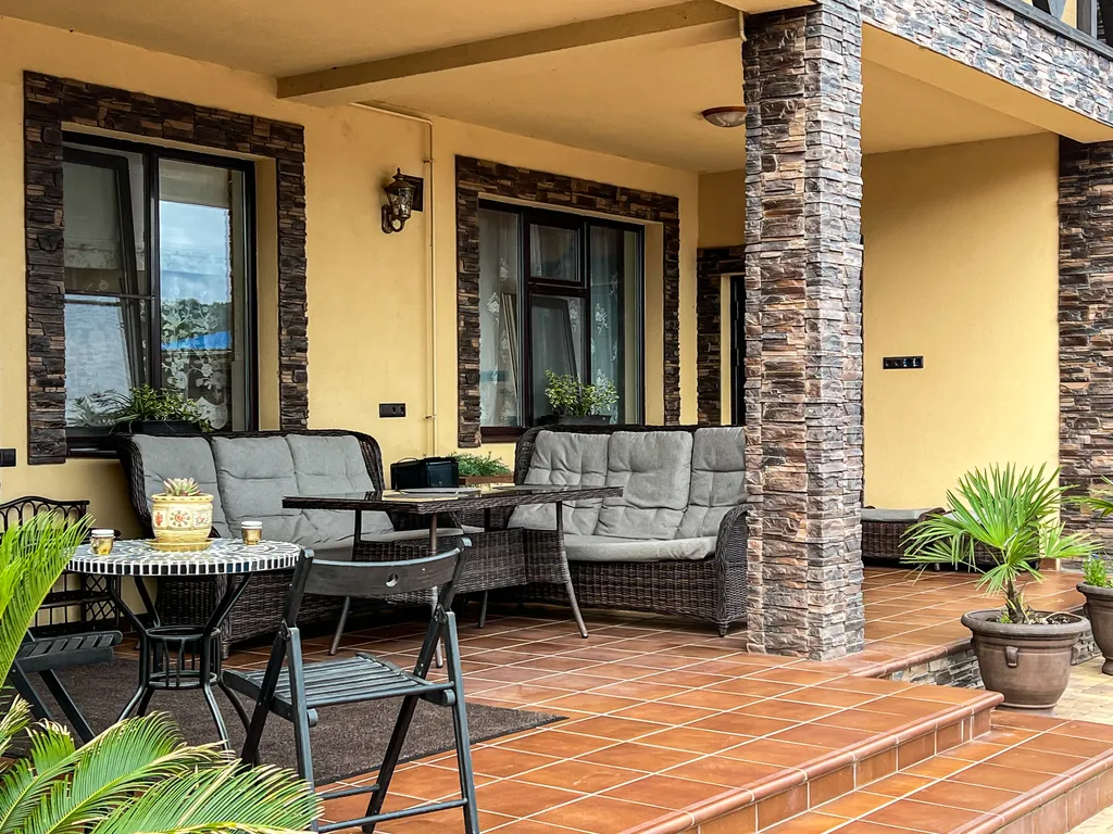 Уютный деревенский дом в стиле шале