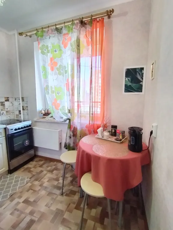 Уютная однокомнатная квартира, рядом тц, остановка