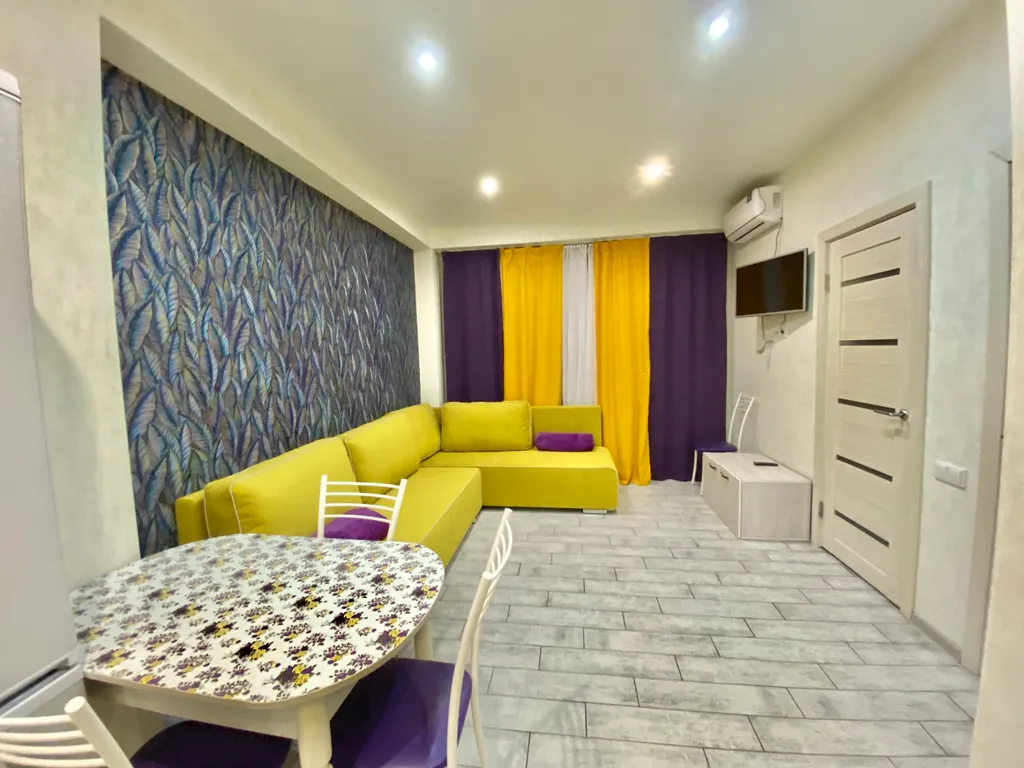 Апартаменты с балконом возле подьемника