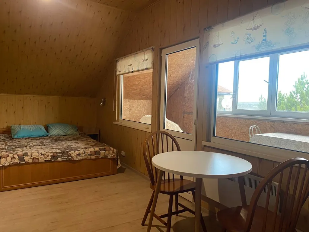 Уютный номер с видом на горы